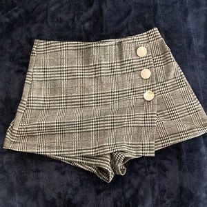 Black and White plaid skort